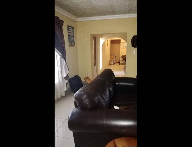 4 BEDROOM HOUSE FOR SALE IN FLORA PARK